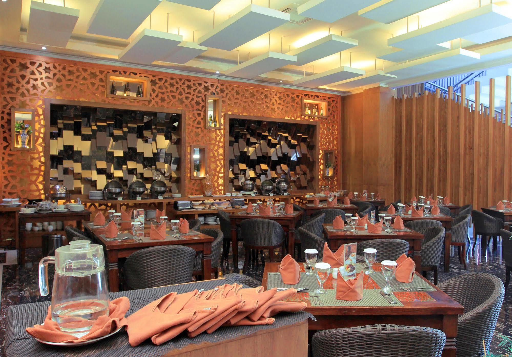 Sahati Hotel Jakarta Extérieur photo